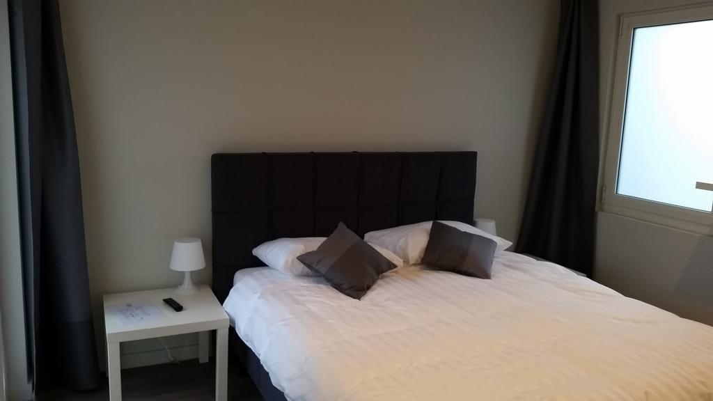 B&B Charles Cabour De Panne Rum bild