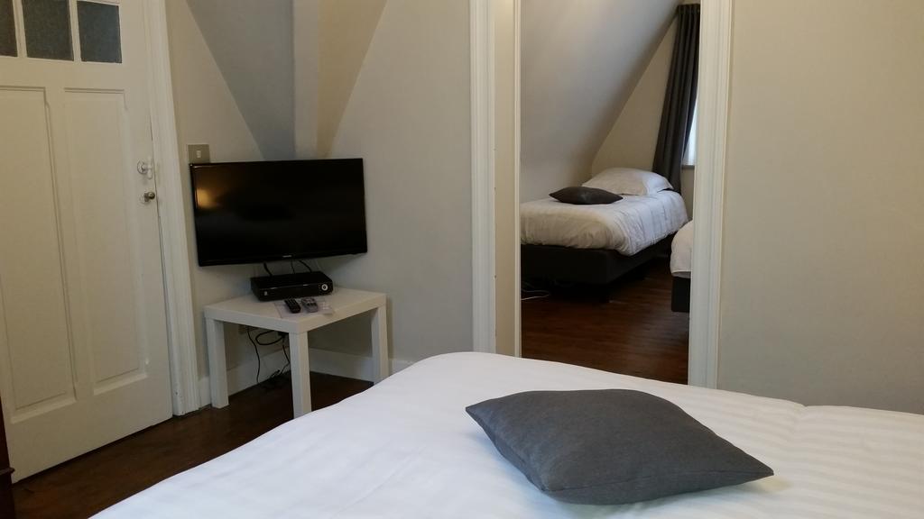 B&B Charles Cabour De Panne Rum bild